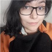 Enseño como sembrar y realizar huertas en casa con objetos reciclados